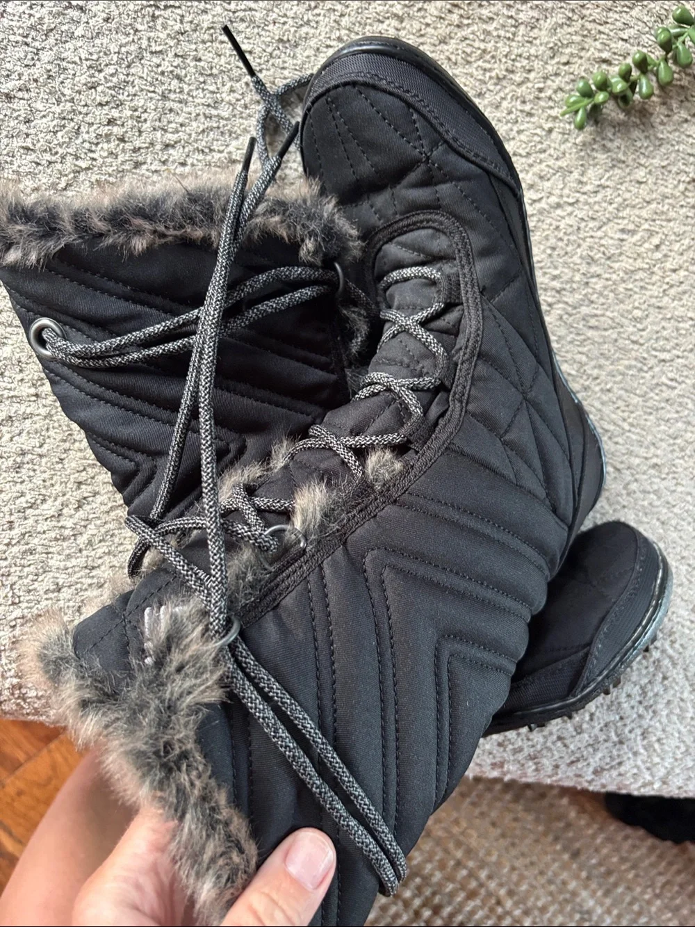 Columbia Black Women's Waterproof Insulated Winter Boots with Faux Fur Trim